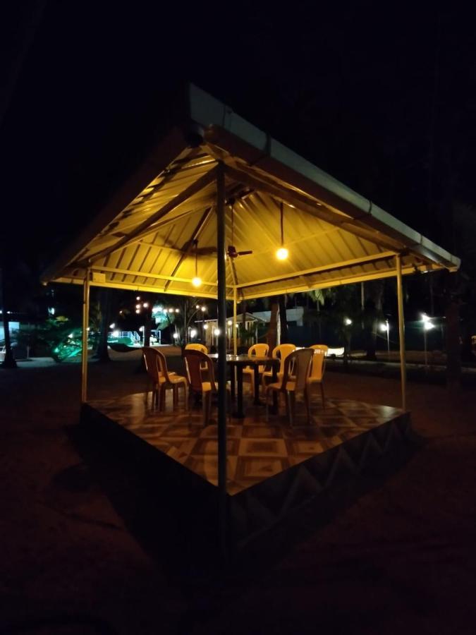 Hangout Kalyanpur Екстер'єр фото