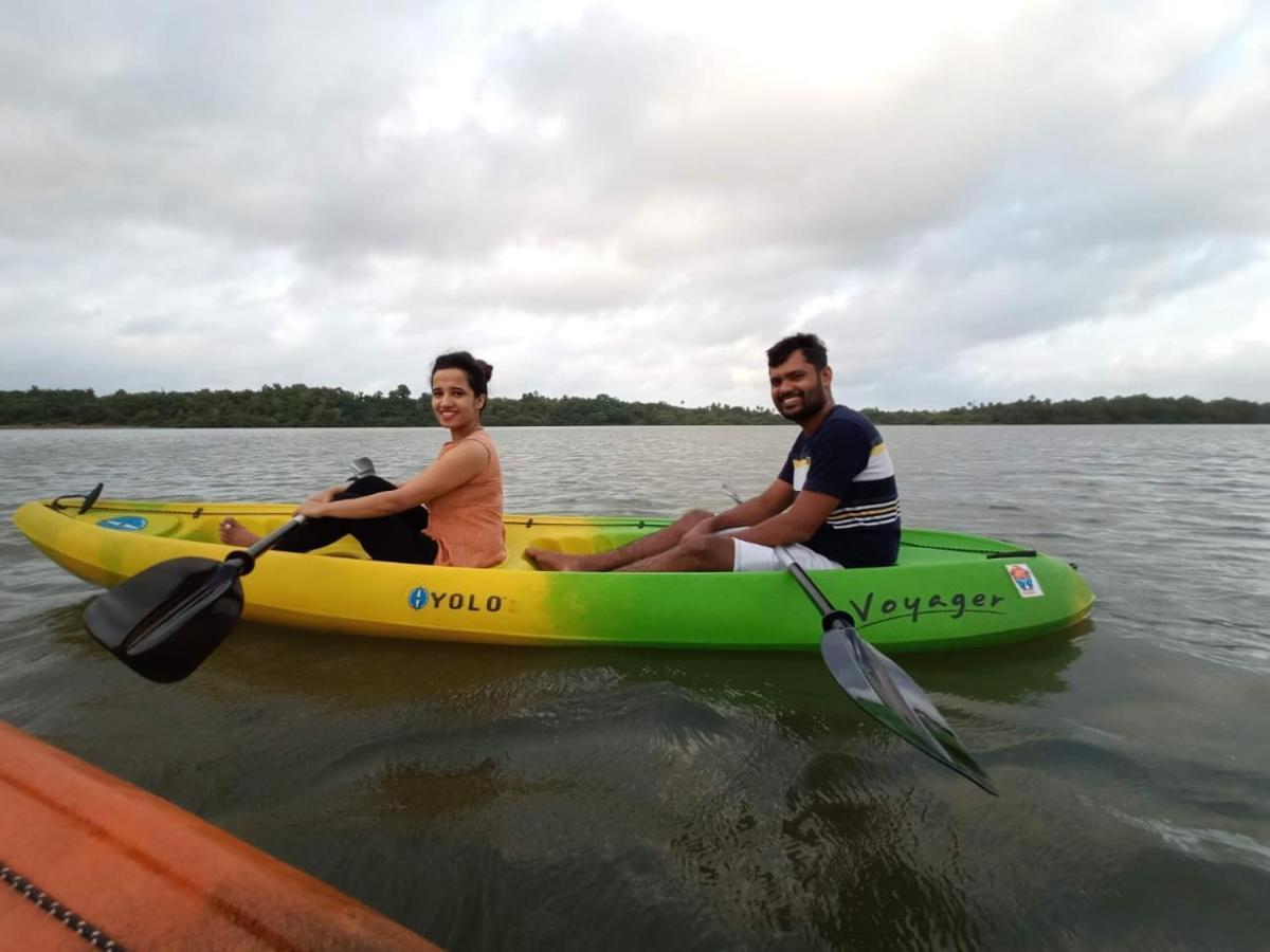 Hangout Kalyanpur Екстер'єр фото
