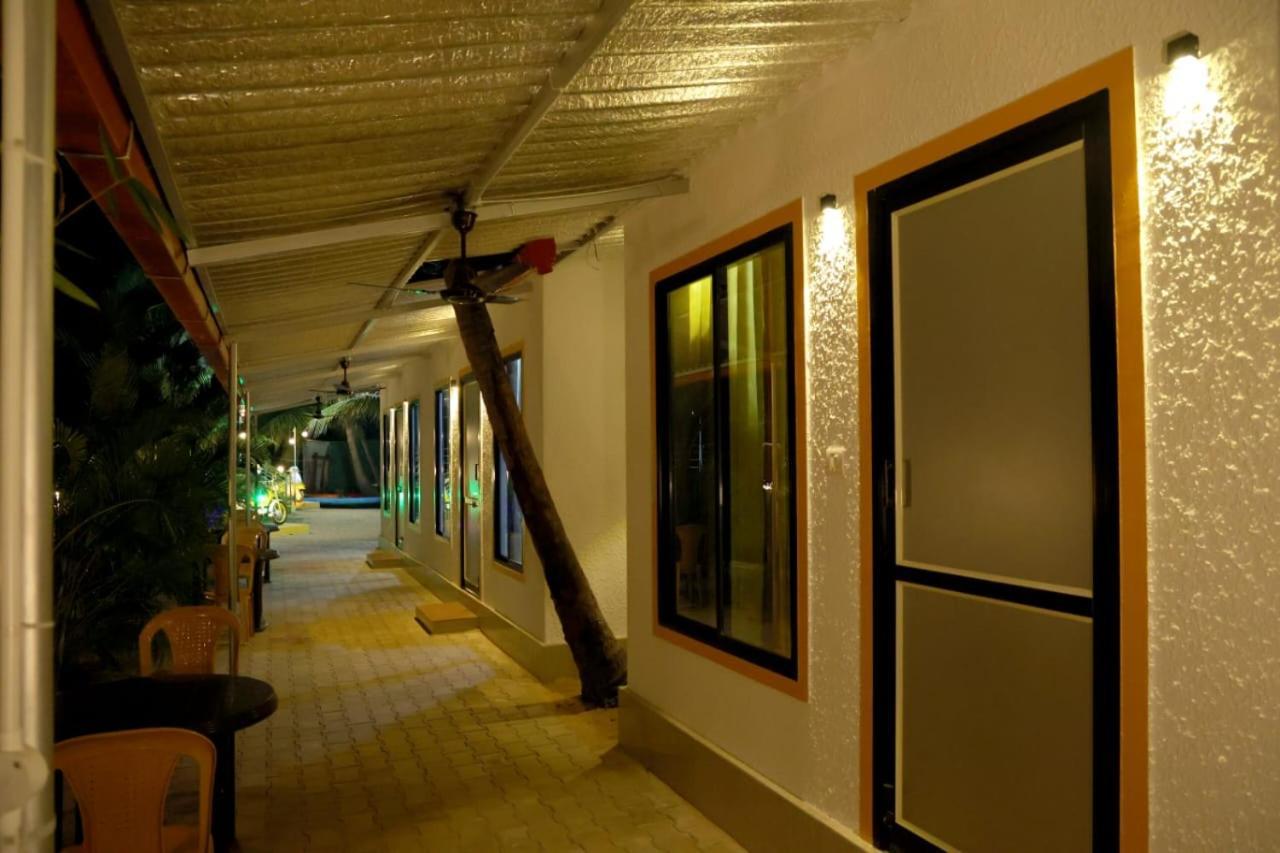 Hangout Kalyanpur Екстер'єр фото