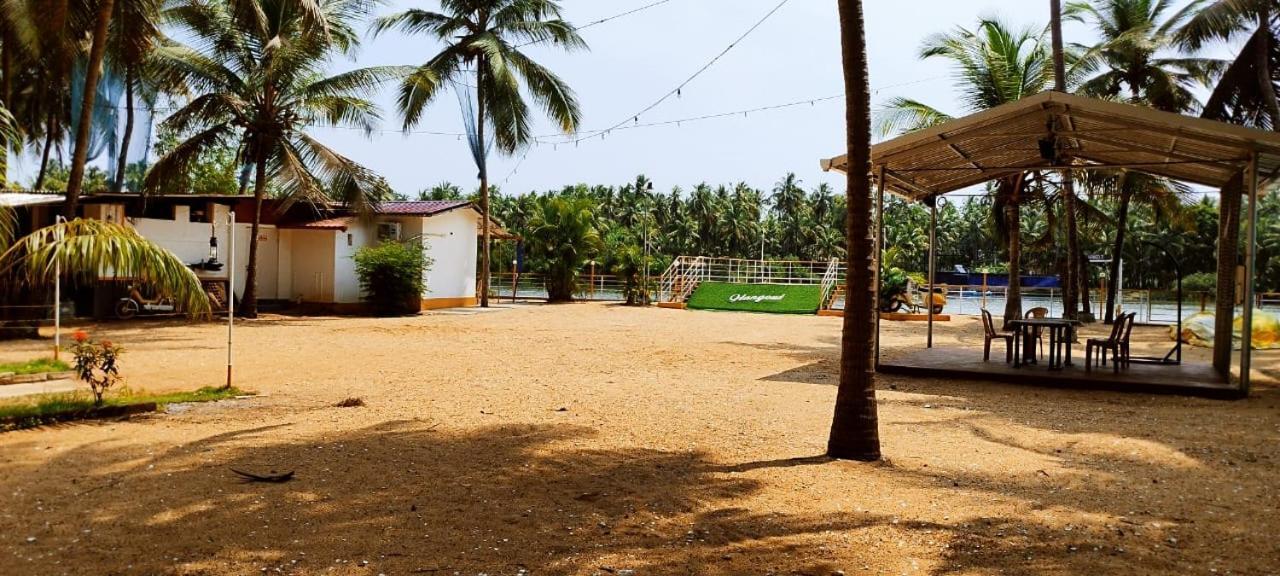 Hangout Kalyanpur Екстер'єр фото